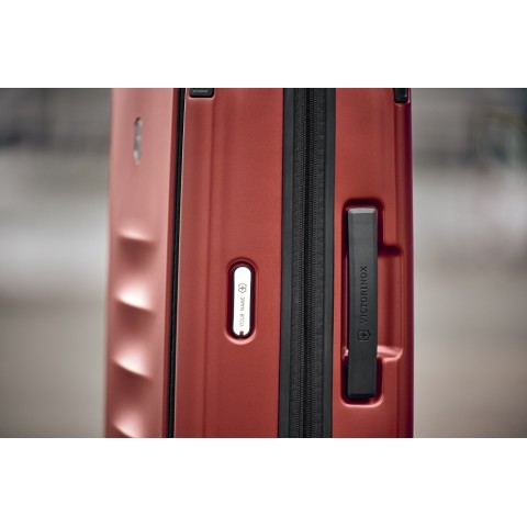 VICTORINOX SPECTRA 3.0 EXPANDABLE MEDIUM CASE, Red